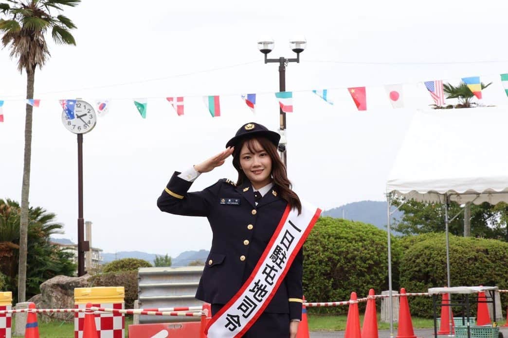 畠中清羅 のインスタグラム：「_  本日開催されました山口駐屯地創設68周年記念行事に 1日駐屯地司令として参加させていただきました！  1日駐屯地司令という大切な役目を拝命いただき、本当に貴重な経験となりました✨  こういった自衛隊と地域の方との触れ合えるイベントがあることで、日本や地域の平和を守ってくださっている自衛隊のみなさまの素晴らしさを改めて近くで実感できました。  私に会いに来てくれた方ともお話できたり、お写真撮れたり本当に嬉しかったです♡ 　 ありがとうございました🤍  #陸上自衛隊#山口駐屯地#1日駐屯地司令#山口県」