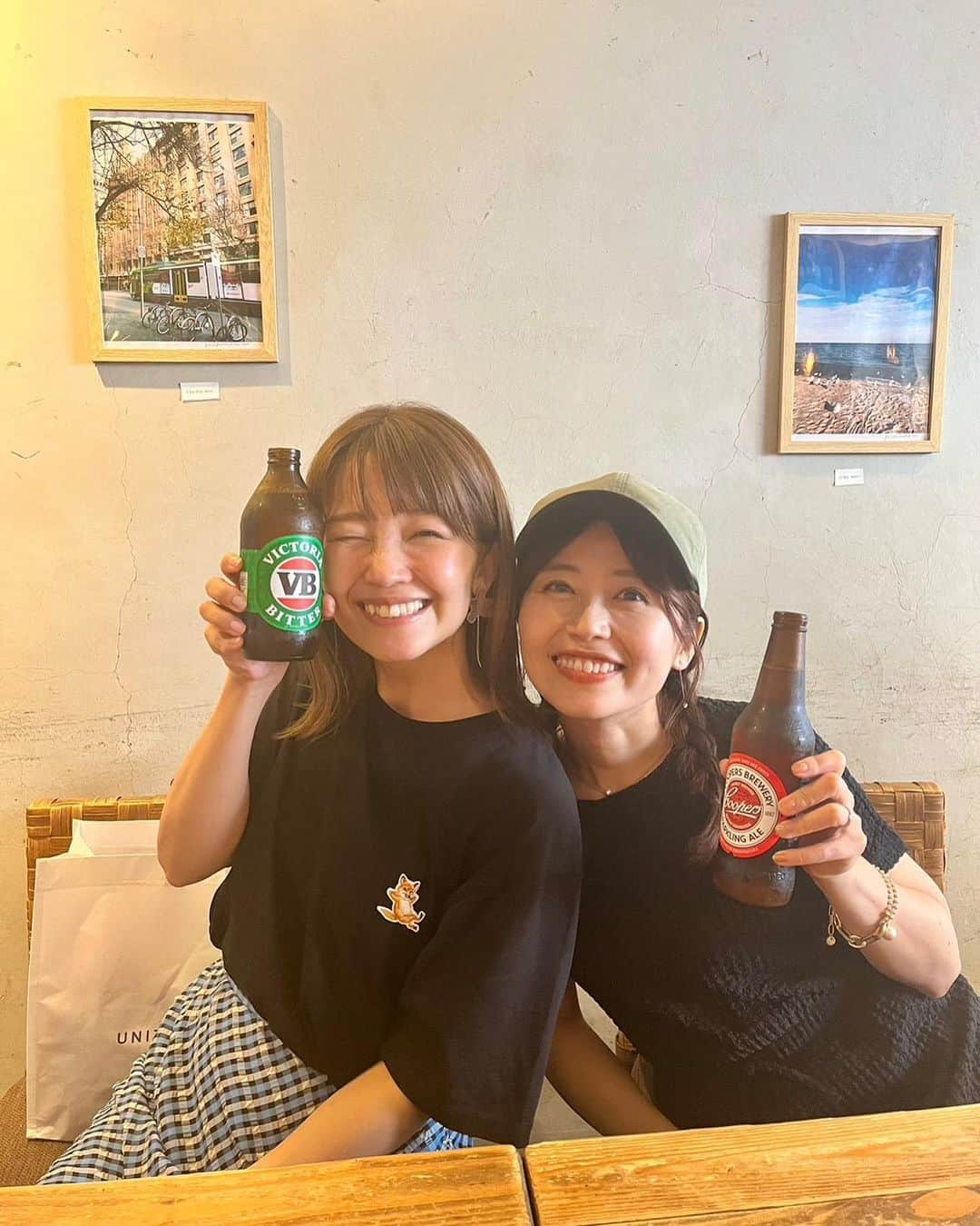 染矢すみれのインスタグラム：「〻 🦘🇦🇺 @manly_cafe_bar   はじめてのオーストラリアビールを楽しんで コーヒー挟んでパンケーキ🥞キャパ…🤫🌏  良子合流🪐  最後にお店の方が写真を プレゼントしてくれて嬉しかったぁ☺️📷♡  #manly #オーストラリアカフェ #天神カフェバー #天神カフェ #天神昼飲み #リコッタチーズパンケーキ #いつもの時差投稿」