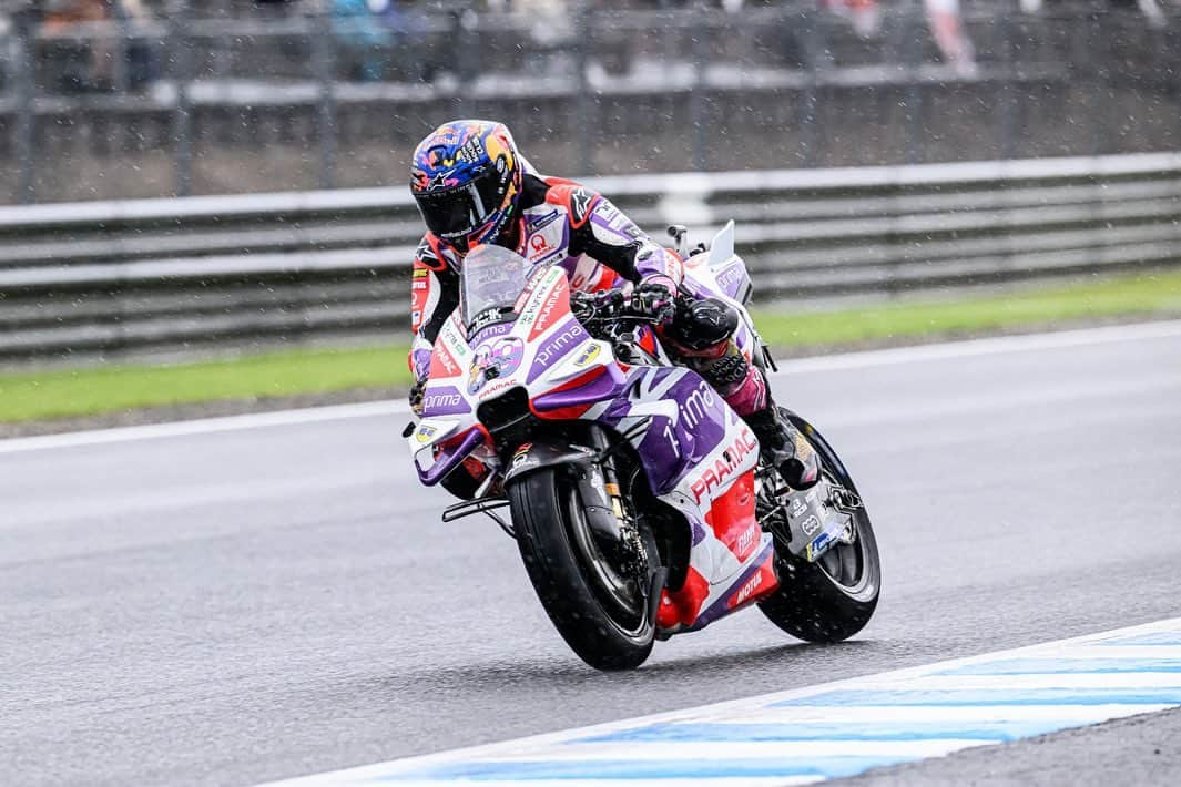 MOTUL Japanのインスタグラム：「【MotoGP Rd.14 決勝でホルへ・マルティン選手が優勝!!!】 . モビリティリゾートもてぎで開催されたMotoGP MOTUL GRANDPRIX OF JAPANの決勝で@motulがサポートするPRIMA PRAMAC RACINGのホルヘ・マルティン選手が見事優勝。 . 今後のPRIMA PRAMAC RACINGの活躍にも注目!!! . @pramacracing  @89jorgemartin  @motul #motogp #motul #motulgrandprixofjapan」