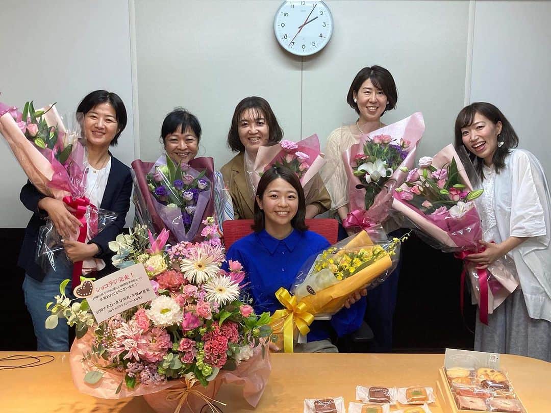 のインスタグラム：「ショコラジ最終回 みなさん、ありがとうございました😊 Winkの皆さん、スタッフの皆さん、リスナーさん方と過ごした日曜のお昼の時間は宝物です。  来週から、ごぜん様さま木曜日・金曜日担当です。 よろしくお願いします！！✨」
