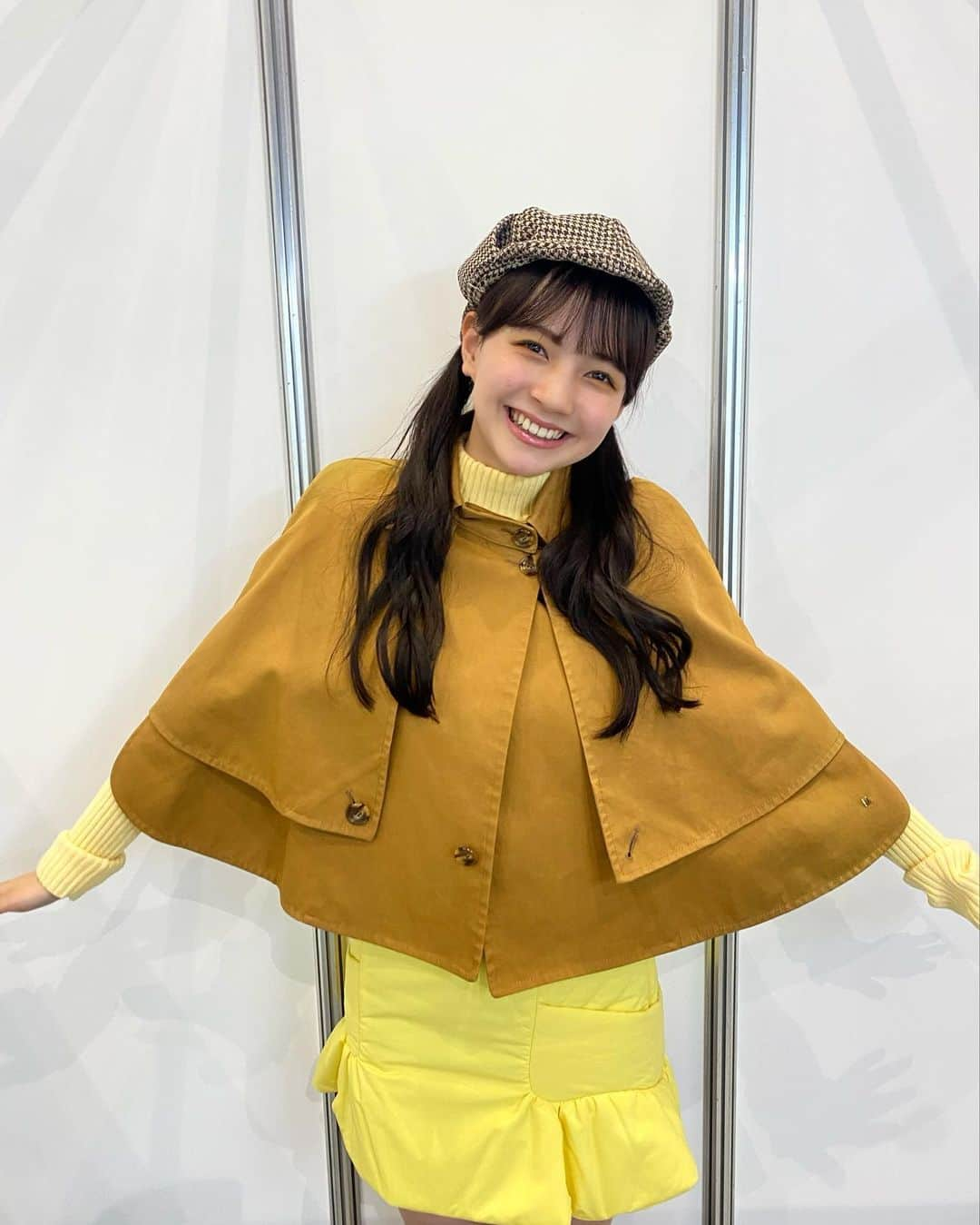 河村ここあさんのインスタグラム写真 - (河村ここあInstagram)「GirlsAward  A/W  2023  GirlsAwardありがとうございました💛 今回はWEGO×Seventeenのコラボステージに加えて、 ポケモン×Seventeenのステージもあって 本当にずっと楽しみでした🥹✨  みなさんのボードやうちわが かなりはっきり見えて、 みなさんのお顔も見えたので とっても嬉しかったです😭 配信で見てくれた方も たくさん画面収録してくださったりして、 ありがとうございます🥹！  ポケモンのステージでは、なんとなんと田鍋梨々花さんと、名探偵ピカチュウと一緒に歩かせていただきました……！！！ 梨々花さんと、名探偵ピカチュウと、ランウェイを歩けることなんて人生でもう二度とないと思うので本当に嬉しかったです…。  小さい時から大好きで 小学生の私の青春だったポケモンの ステージに出られて嬉しかったです⚡️  改めて、みなさん 本当にありがとうございました🥹  #ガルアワ #ガルアワ2023aw  #girlsaward #seventeen  #ポケモン #ポケモンステージ  #ピカチュウ #名探偵ピカチュウ  #河村ここあ」10月1日 21時05分 - kawamura_kokoa