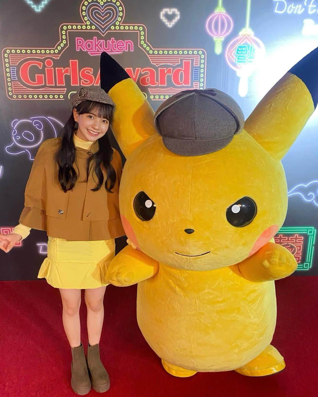 河村ここあのインスタグラム：「GirlsAward  A/W  2023  GirlsAwardありがとうございました💛 今回はWEGO×Seventeenのコラボステージに加えて、 ポケモン×Seventeenのステージもあって 本当にずっと楽しみでした🥹✨  みなさんのボードやうちわが かなりはっきり見えて、 みなさんのお顔も見えたので とっても嬉しかったです😭 配信で見てくれた方も たくさん画面収録してくださったりして、 ありがとうございます🥹！  ポケモンのステージでは、なんとなんと田鍋梨々花さんと、名探偵ピカチュウと一緒に歩かせていただきました……！！！ 梨々花さんと、名探偵ピカチュウと、ランウェイを歩けることなんて人生でもう二度とないと思うので本当に嬉しかったです…。  小さい時から大好きで 小学生の私の青春だったポケモンの ステージに出られて嬉しかったです⚡️  改めて、みなさん 本当にありがとうございました🥹  #ガルアワ #ガルアワ2023aw  #girlsaward #seventeen  #ポケモン #ポケモンステージ  #ピカチュウ #名探偵ピカチュウ  #河村ここあ」