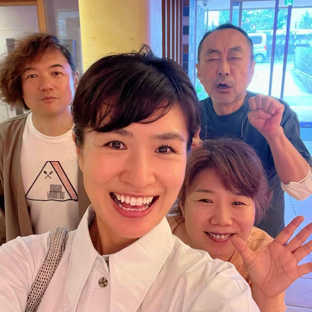 瓜生明希葉さんのインスタグラム写真 - (瓜生明希葉Instagram)「今日はおむラボライヴ🍙でした！！  来てくださった皆さま、本当にありがとうございました✨  結成5年目のおむラボ、来年は「唄パズル」レコ発ライヴができるようにします👍  次回おむラボライヴは2024年2月3日（土）のお昼👹  そんな先のことなんて🙈 なんて思っていたらあっという間に来るのですよね🌀  これからもどうぞ お結びラボラトリィをよろしくお願いします！  #お結びラボラトリィ  #来年もよろしくね」10月1日 21時06分 - akiha_uryu