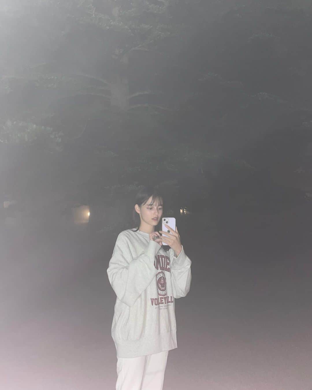 大峰ユリホさんのインスタグラム写真 - (大峰ユリホInstagram)「夜中に散策しようと思ったら別世界が広がってた🌬️🌫️🌫️」10月1日 21時27分 - lespros_yuriho