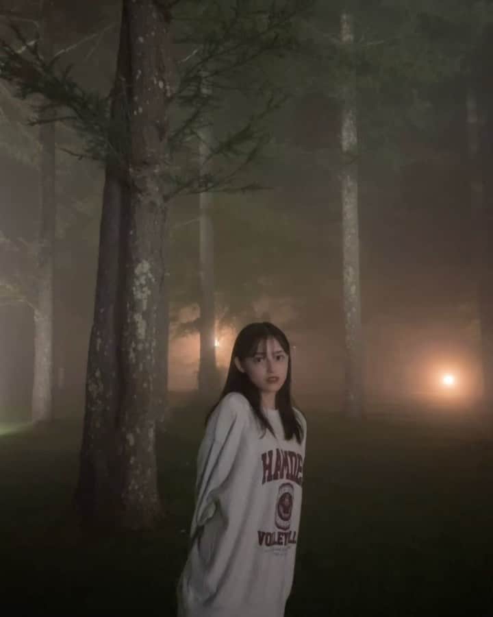 大峰ユリホのインスタグラム：「夜中に散策しようと思ったら別世界が広がってた🌬️🌫️🌫️」