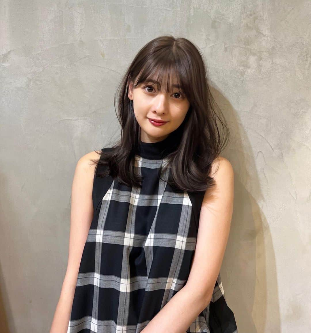 ことねのインスタグラム：「new hair ♡秋のマロンベージュ  ホームケアと毎月のケアで髪質も変わってきました♡」