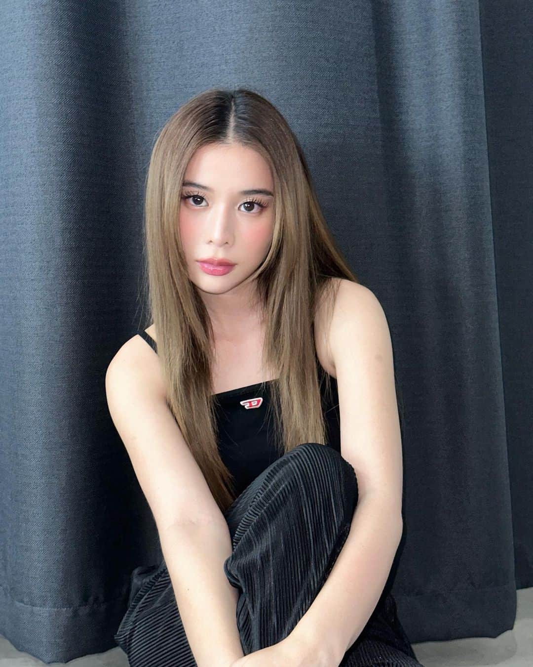 のインスタグラム：「𝙇𝙚𝙣𝙨 𝙁𝙤𝙧𝙢 👁️ : @mayalensofficial รุ่น "𝙈𝙖𝙙𝙤𝙣𝙣𝙖 𝙂𝙧𝙖𝙮"  #Mayalens #มาญ่าเลนส์ #ฝาน้ำตาล ———————————————— 🛒 สั่งผ่าน LINE : @Mayalens(มี @ ด้วยน๊า) https://lin.ee/Efdunr9 ——————————————— วางจำหน่ายที่ 🛍 Nine beauty cj express 700กว่าสาขา 🛍 Beautrium ทุกสาขา 🛍 Eveandboy ทุกสาขา 🛍 ตัวแทนจำหน่ายทั่วประเทศ」