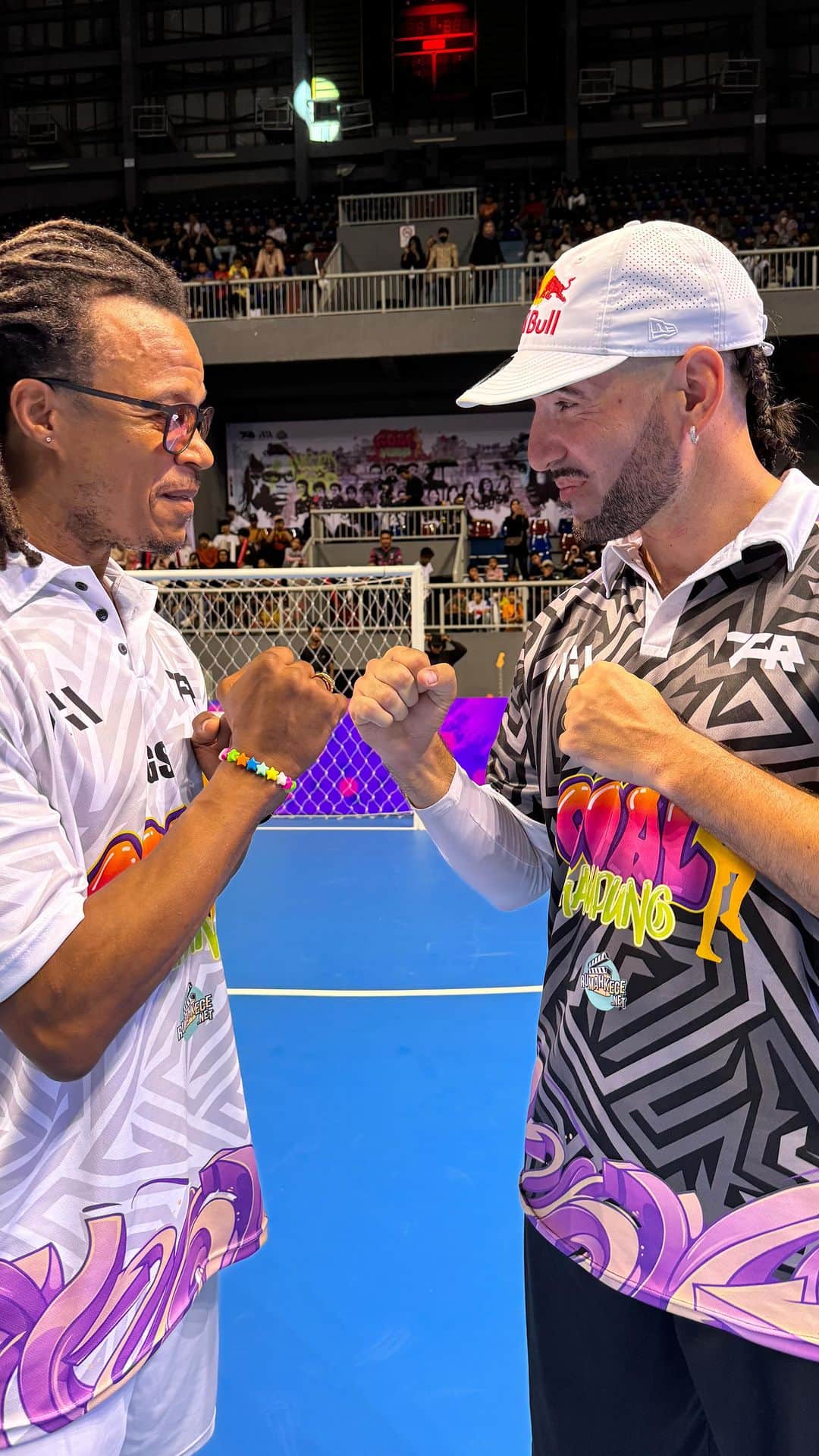ショーン・ガルニエのインスタグラム：「Did @edgardavidsofficial beat me again ? 5v5 with the biggest influencer in Indonesia organised by @attahalilintar and @goalkampung_   Soon on YouTube !  #seangarnier #edgardavids #nike #football #indonesia #jakarta #atta」
