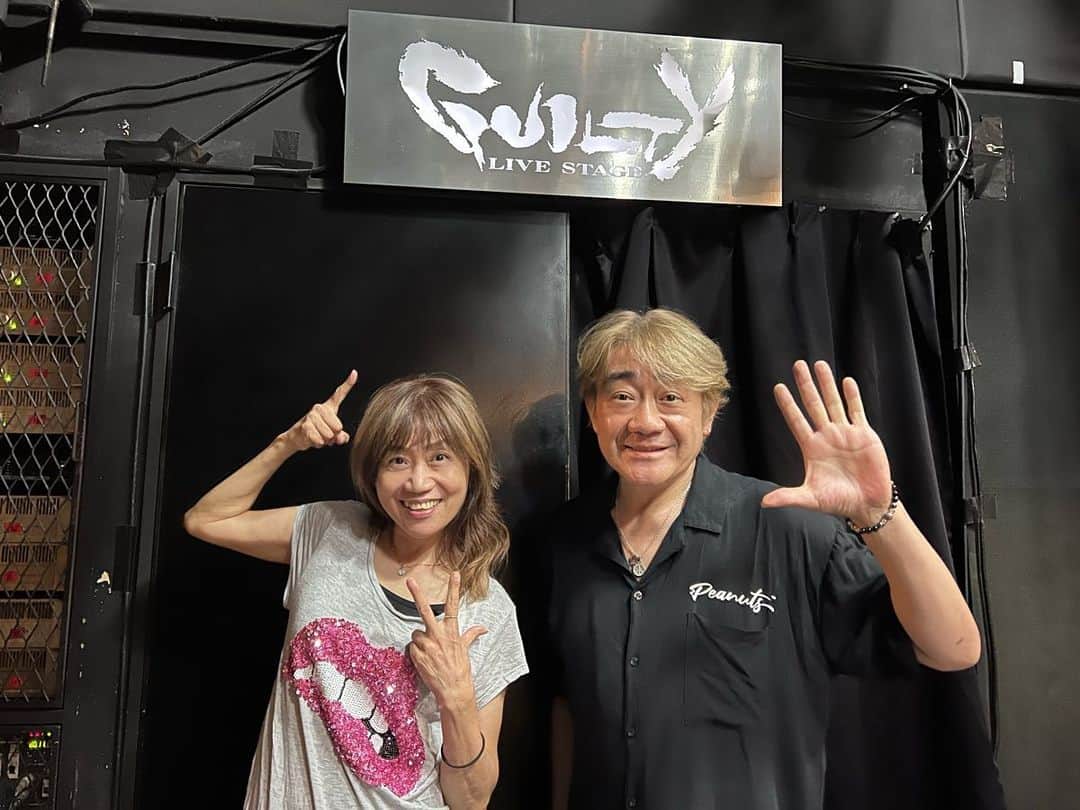 田村直美のインスタグラム：「レインボータウンFMスキナニ 村民集会ライブを聞きながら反省会❗️ ぜんぜん反省してない二人がお送りしました  けど、実はウクレレだけでライブをするの ドギマギしてたんだよーなどなど ちよこっと裏話も見え隠れ〜  ツアー行こうよ✊って話もでたよー えーっと　北海道、沖縄、四国、ハワイを回りますww  youtubeのみんなからは47都道府県ツアーを！の メッセージいただいてます　 さてアコライブになるかトークライブになるのか😆 やるしかないよね こらからもスキナニ、村民集会どうぞよろしくお願いします」