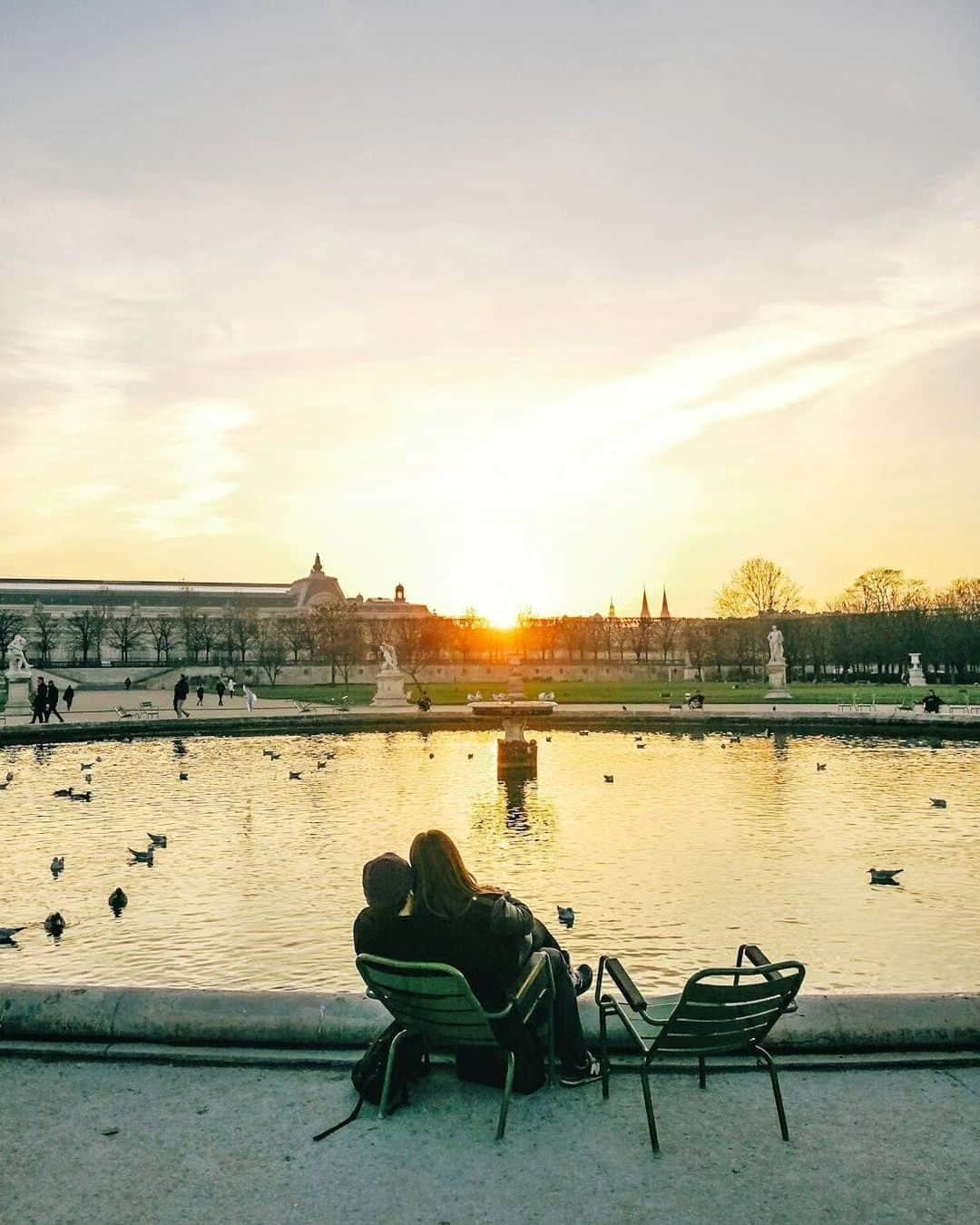 VuTheara Khamさんのインスタグラム写真 - (VuTheara KhamInstagram)「Autumn in Paris 🍁🍂 . #paris #fall #autumn #love」10月1日 21時34分 - vutheara