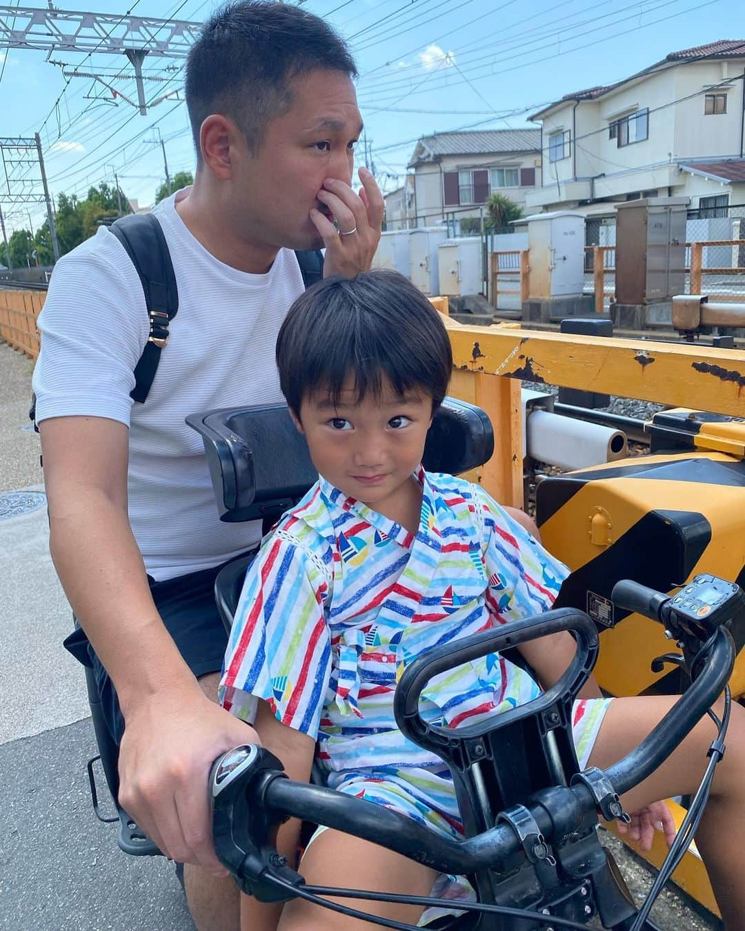 輝良まさとさんのインスタグラム写真 - (輝良まさとInstagram)「・ 土曜日は箕面まつりへ❤️  制服を着て白バイに乗れたり、人生初のお化け屋敷も楽しみました👍 おばけ行きたい〜‼️って言うから行ったのに、入る前はめっちゃ緊張してて、案の定出た後は大泣き🤣🤣笑 まぁそらそうだよね、私でもいまだにお化け屋敷怖いもん😅💦 良く頑張りました👍  #箕面まつり#白バイ#お化け屋敷#大泣き#そらそうだ#レインボーベビー#レインボーベビー真那人#令和元年ベビー#6月生まれ#6月11日#4歳3ヶ月#幼児#やんちゃ#活発#元気いっぱい#可愛い#愛おしい」10月2日 8時28分 - kirahama0703