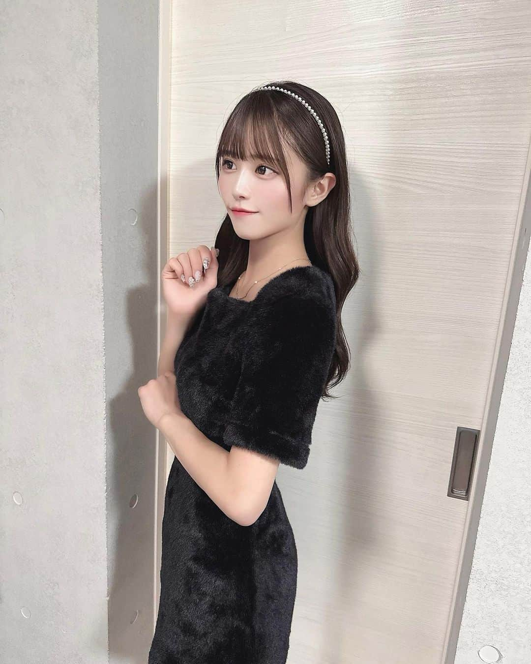 葉月沙耶さんのインスタグラム写真 - (葉月沙耶Instagram)「MIIAの秋冬のワンピが可愛すぎる…꒰ᐢ っ· ᴗ⸝⸝ᐢ꒱🖤🤍  黒もふ×白もふのコラボ＾· ·⸝⸝＾♡♡  #miia #秋冬 #秋冬コーデ #秋服 #秋コーデ #秋服コーデ #ラグドール #ラグドール子猫 #ラグドール部 #もふもふ #もふもふ部 #もふもふモフモフ #もふもふ猫 #もふもふれんず #カチューシャ #カチューシャアレンジ #カチューシャヘア #カチューシャヘアアレンジ #ゆる巻 #ゆる巻き #🐱 #猫 #ねこすたぐらむ #ねこ #ねこ部 #ねこら部 #cat #catlovers #catstagram #ragdoll」10月2日 6時58分 - sayapon_310