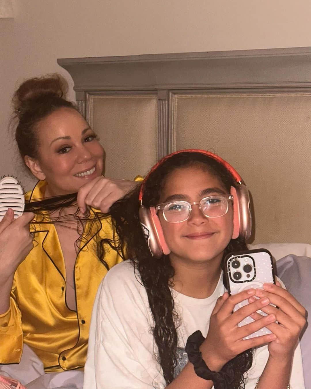 マライア・キャリーさんのインスタグラム写真 - (マライア・キャリーInstagram)「Beauty school-500 hrs!! Lol 🎀#sundayfun」10月2日 7時14分 - mariahcarey