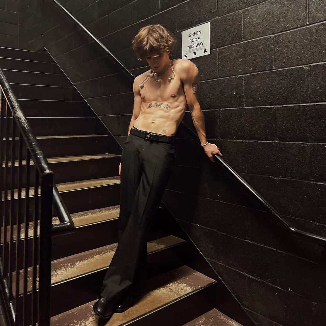 ジョニー・オーランドのインスタグラム：「NY and Chicago 🦋 thank u for having me <3」