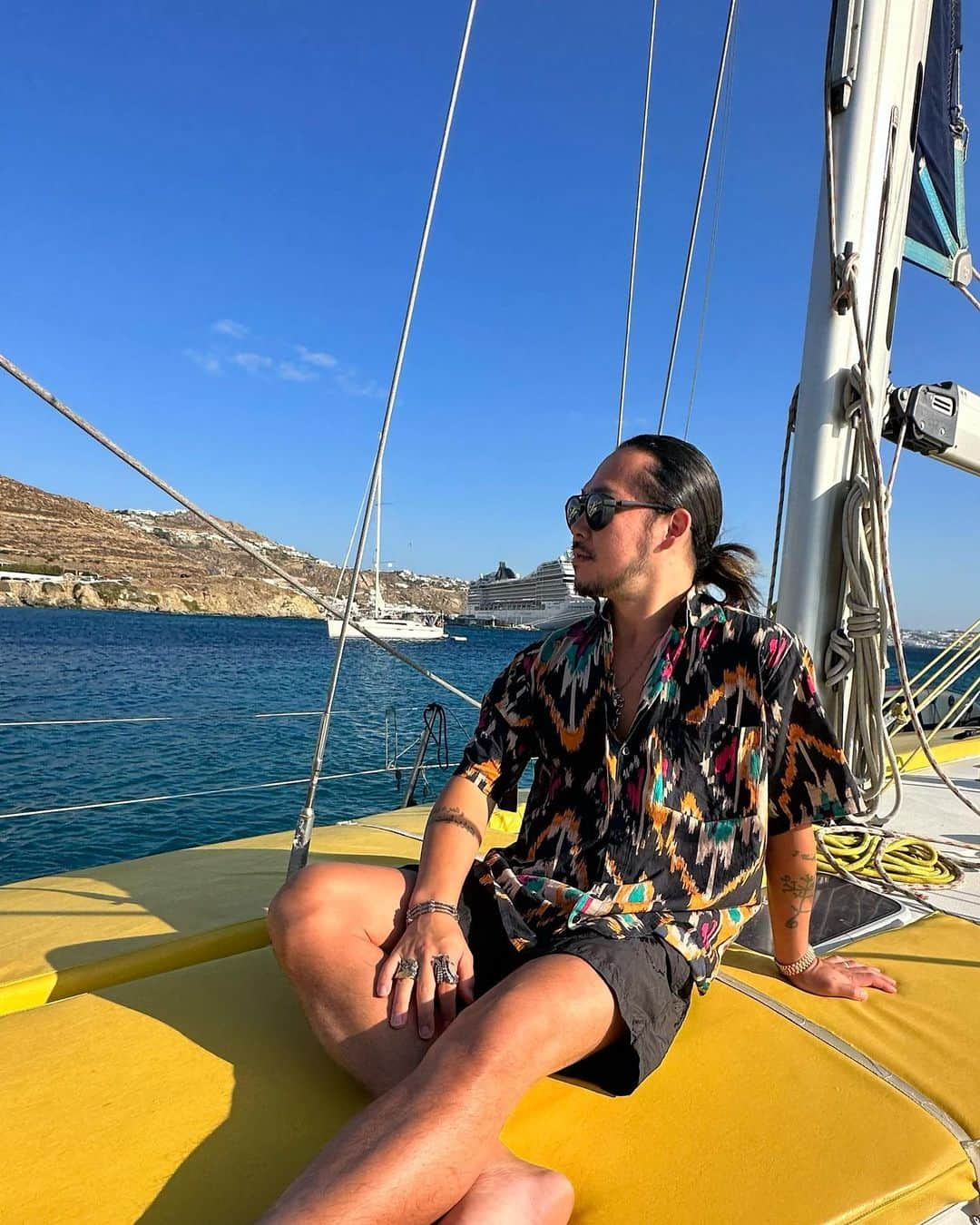 高野勇樹のインスタグラム：「Mykonos yacht trip⛵️  #ミコノス #ミコノス島 #ギリシャ #ヨーロッパ  #海外ファッション #海外在住 #海外生活 #旅 #旅スタグラム #旅行好きな人と繋がりたい」