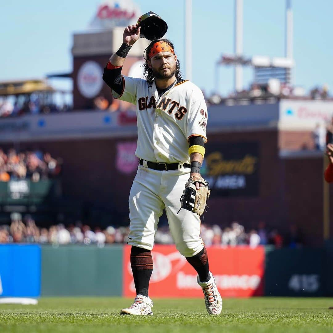 サンフランシスコ・ジャイアンツさんのインスタグラム写真 - (サンフランシスコ・ジャイアンツInstagram)「A moment for Brandon Crawford 🧡」10月2日 7時38分 - sfgiants