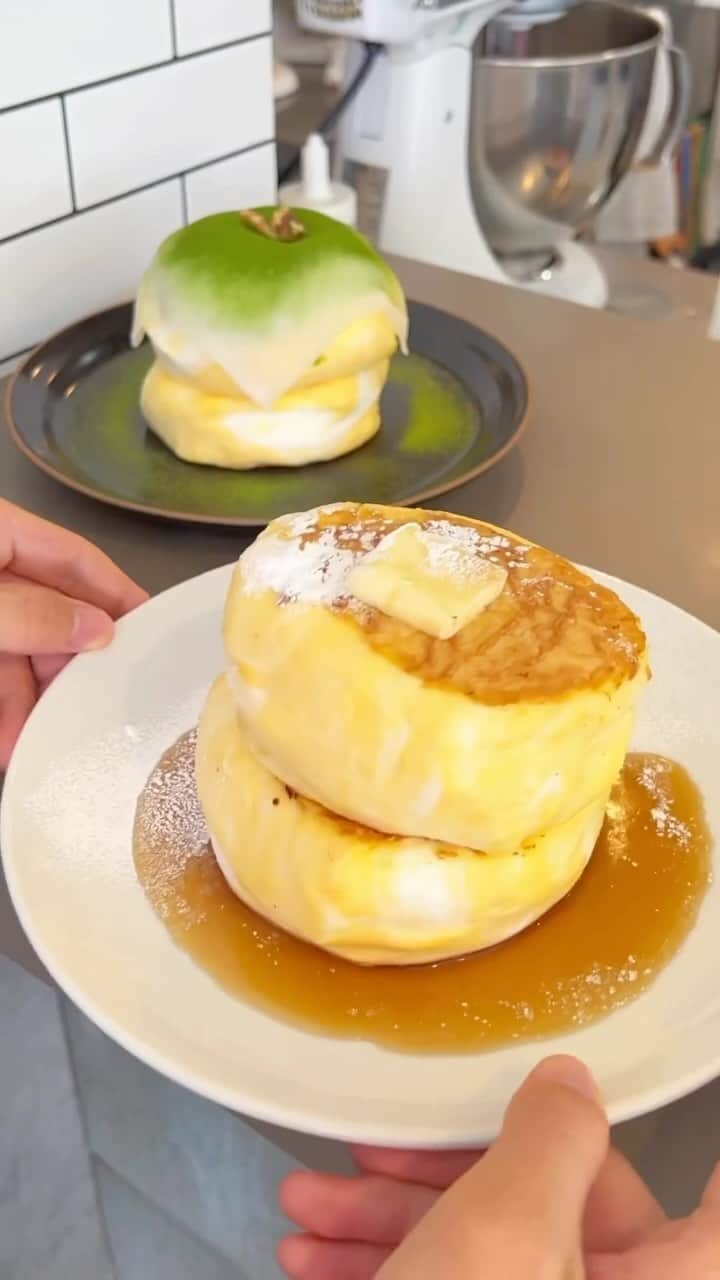 Earth Picsのインスタグラム：「@yumuken_gourmet says these are magical fluffy pancakes that you’ll want to eat again and again in Japan 🇯🇵 . Better yet, this delicacy are only 600 yen, the best value for your money!  🎥 by @yumuken_gourmet  📍107-13 Dorimachi, Kurume City, Fukuoka Prefecture 🚃7 minutes walk from Nishitetsu Kurume Station ⏰11:00〜18:00 🅿️Paid parking nearby 🗓Irregular holidays  #Fukuoka Gourmet #Fukuoka Cafe #Kurume Cafe」