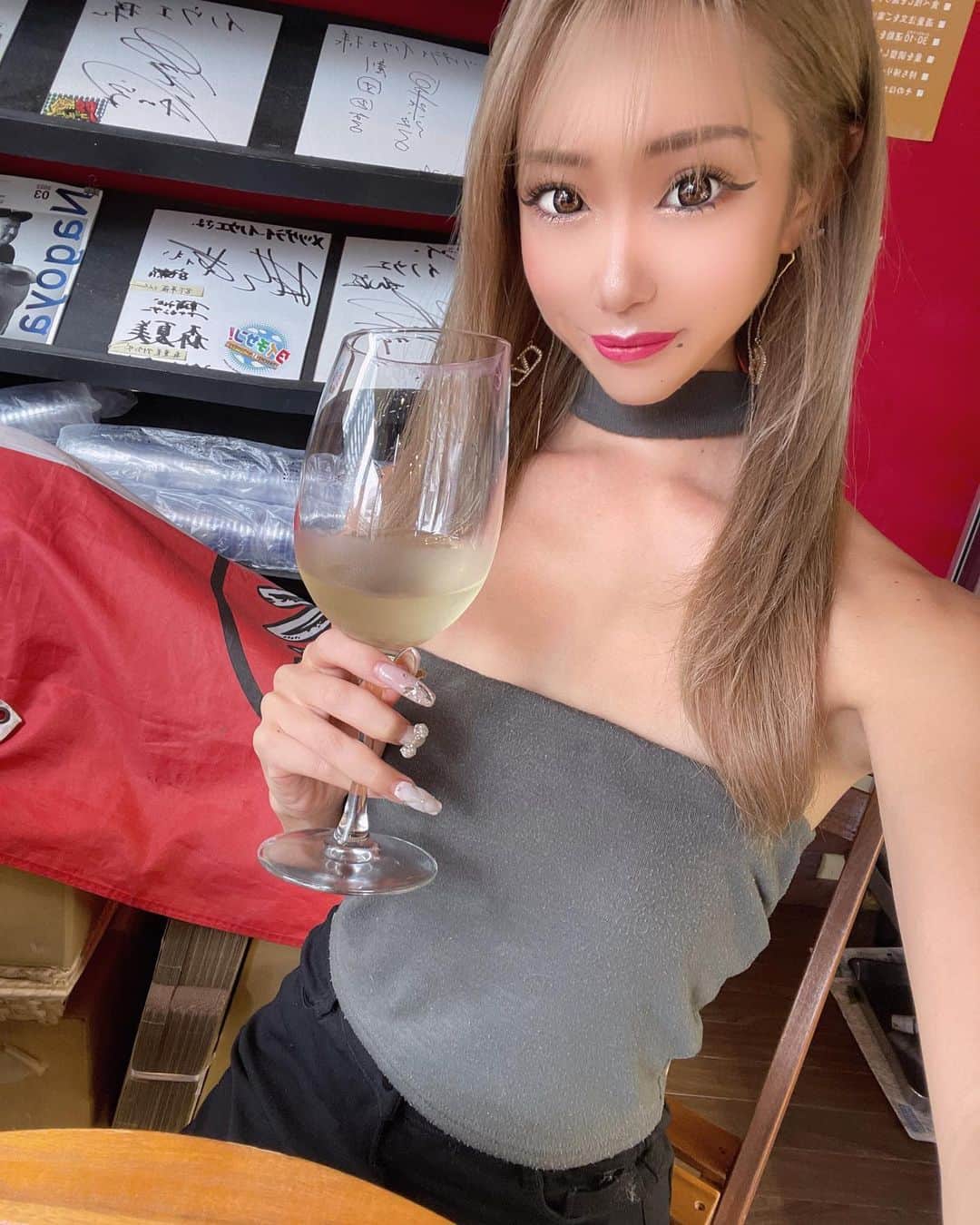 RIIAのインスタグラム：「なおちゃんに教えてもらったハム屋さん🐷 前住んでたところにめっちゃ近くてびっくりした🫢 国産の生ハム美味しすぎた💓 いろんな種類あるから今度は違うのも買ってみよっと✨」