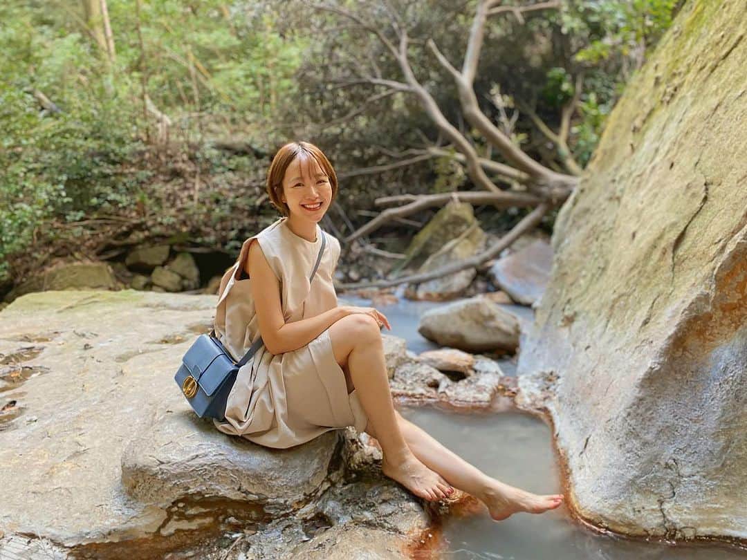 上妻未来のインスタグラム：「温泉の滝👀‼️✨  山の中にあって、入り放題♨️  ちょっと鹿児島に帰省して 霧島を堪能しました✨  #温泉 #霧島」