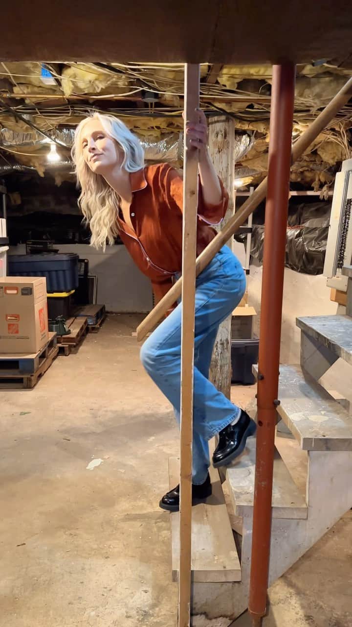 キャンディス・アッコラのインスタグラム：「Happy October 1rst 👏 #letsgoghouls」
