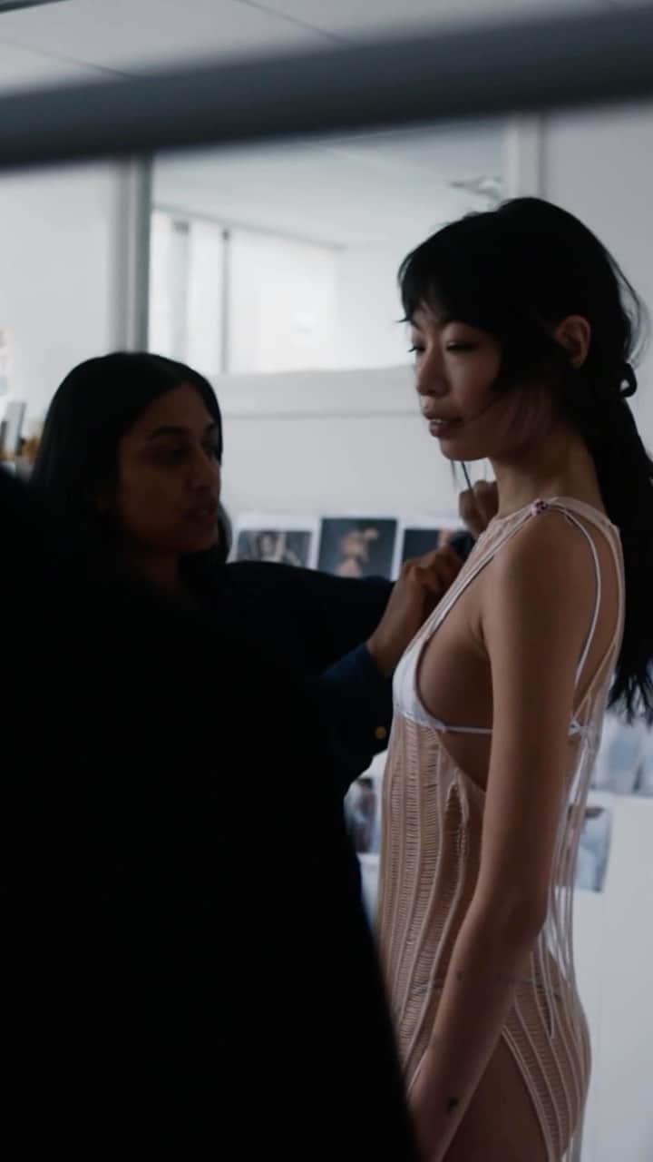 ヴィクトリアズ・シークレットのインスタグラム：「London-based creative director and designer @supriya_lele takes us beyond the stitches to show you her inspiration and influences for #TheTour23 collection.  Want to learn more about the House of London? Tune into the full-length special of #TheTour23 on @primevideo in partnership with @amazonfashion.   In 2021, Victoria’s Secret began a journey. The goal was to give a new generation of creatives from around the world the opportunity to tell their stories and see their creations brought to life on the world stage. The platform? The Tour ’23. This film is theirs.   The House of London:  @supriya_lele: Creative Director & Designer  @margotbowman: Director  @epastry: Artist & Writer  @michaelastark: Lingerie Designer & Artist  @phoebethegorgon: Artist   The Film ‘23 Film:  @lolaparteloliva: Director  @ariwegner: Cinematographer  @partel.oliva: Creative Direction @pulsefilms: Production」