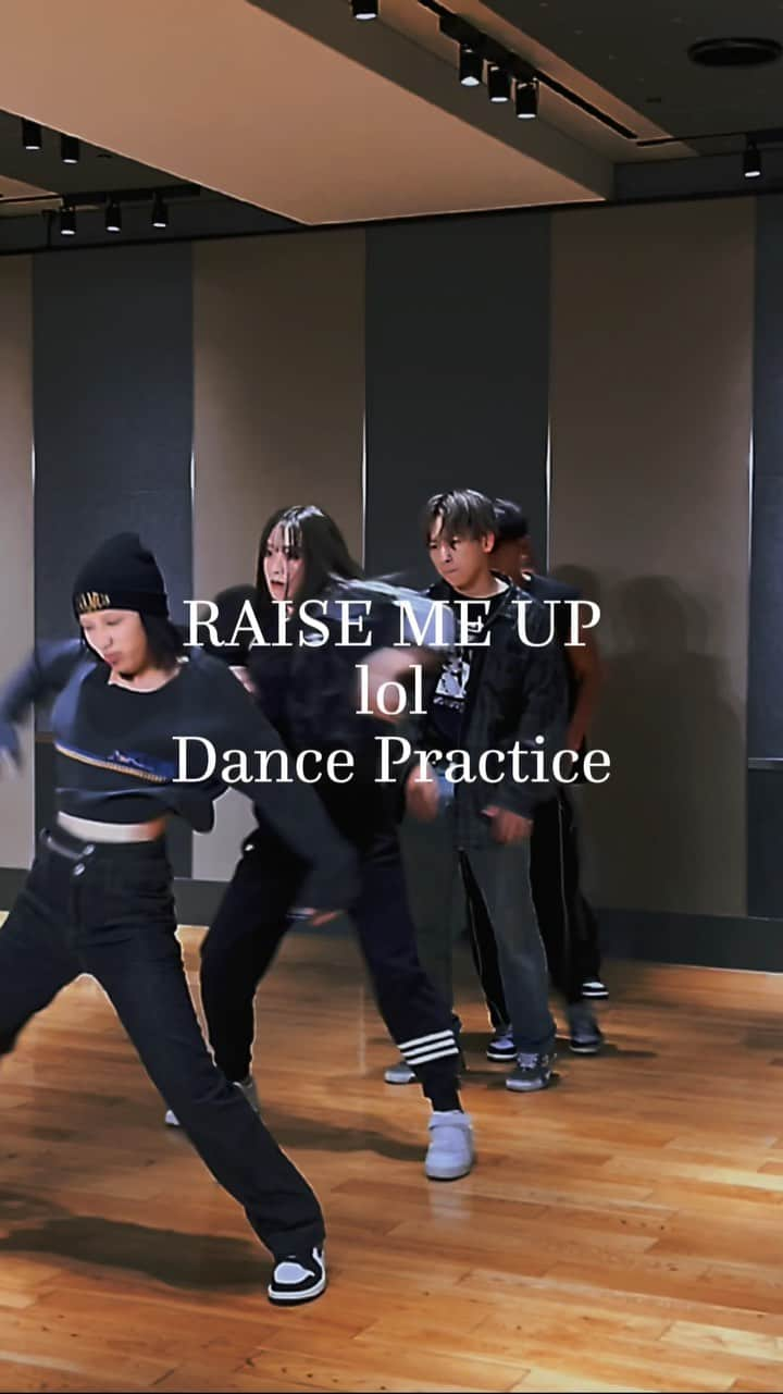 lolのインスタグラム：「RAISE ME UP Dance Practice Video公開！  #lol #エルオーエル #dancepractice #lol_RAISEMEUP」