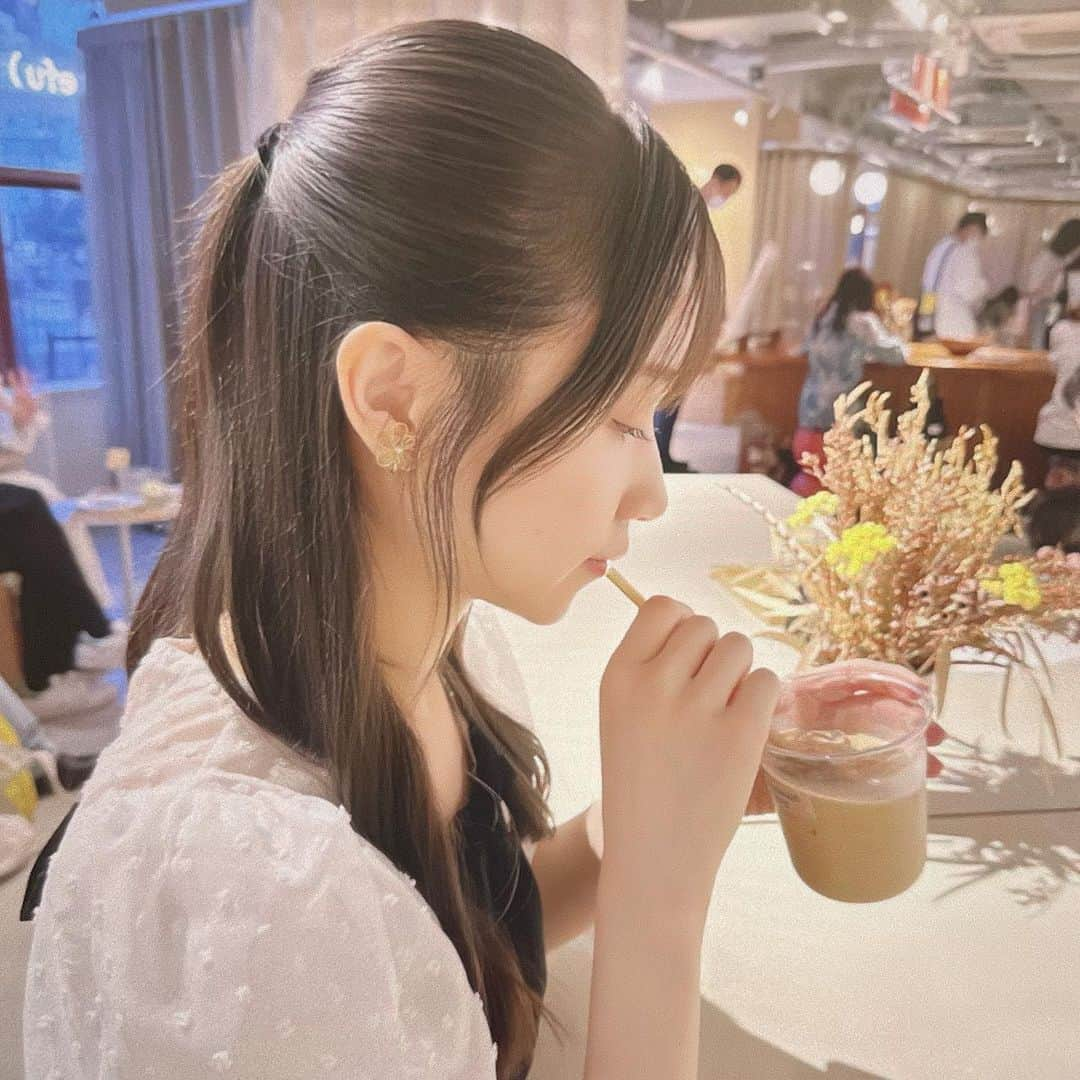 八木沙季さんのインスタグラム写真 - (八木沙季Instagram)「🤍🤍  📍 #kitasandocoffee / 下北沢  今日ライブのあとにお気に入りのカフェ行ったよ🥹 ドーナッツ外サクサクで中ふわふわで 温かくてめちゃくちゃおいしかった🍩 ライブ後だから髪の毛ぱやぱや🫢  #下北沢カフェ  #ドーナッツ」10月1日 23時28分 - saki_yagi531