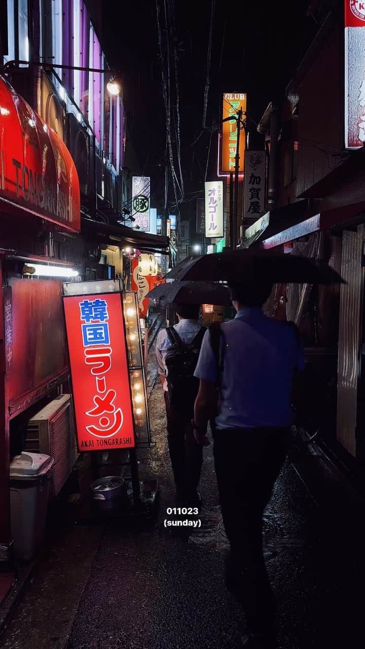Kaiのインスタグラム：「quiet street  - Shot taken in Kitasenju, Tokyo. One of my favorite alley with Showa vibes.   #tokyo #japan #nostalgic」