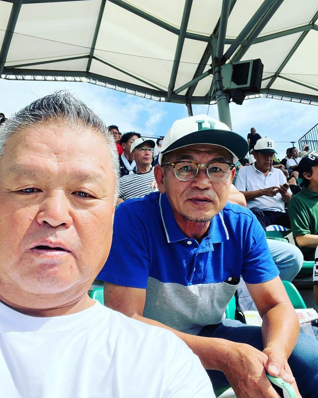 金村義明のインスタグラム：「母校報徳学園秋季大会準決勝の応援に行ってから 作用町の文化センターへ！ 講演会へ！ 汗💦だくだくになりまた、講演会で汗だくだくになり 今日は、サウナ中止 姫路で香さん、しょうちゃん、妻鹿のとっしゃんと 還暦食事会、焼肉徳次郎へ！」