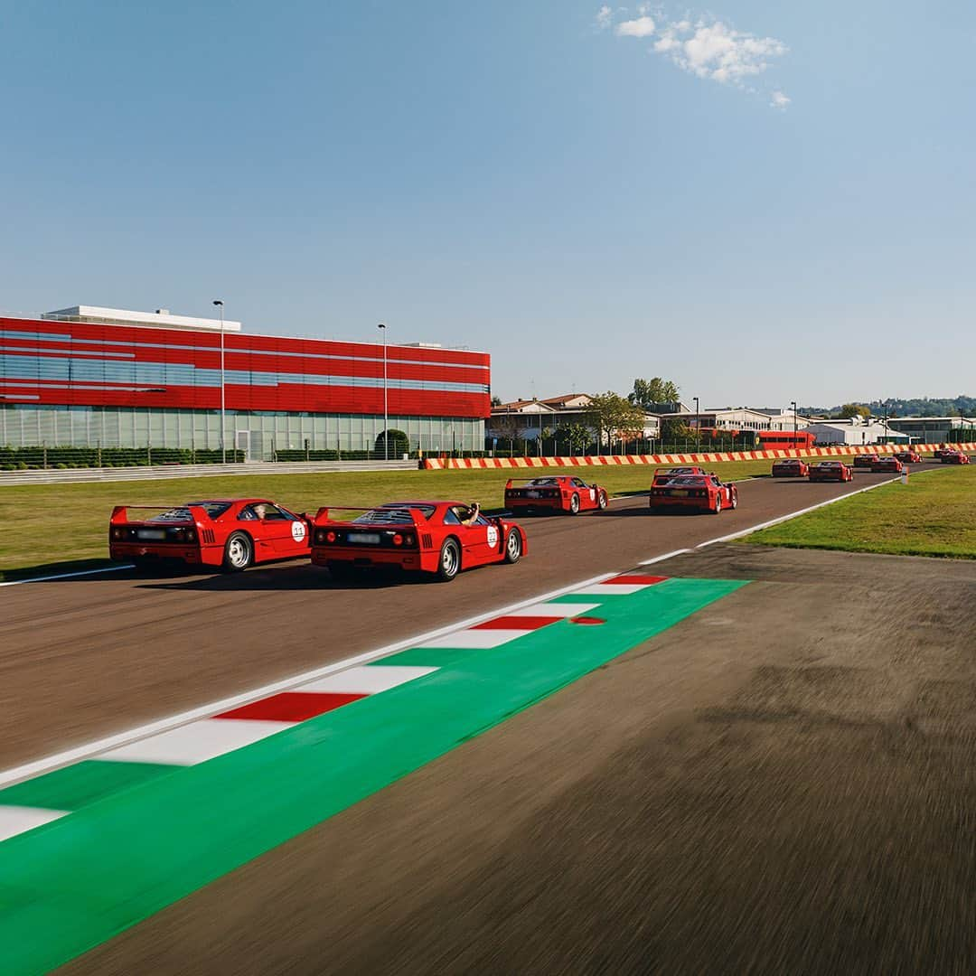 フェラーリさんのインスタグラム写真 - (フェラーリInstagram)「After passing through the Ferrari factory in #Maranello, the tour has come to an end, with a fleet of #FerrariF40 gracing the #Modena town and the Fiorano track.   Throughout the Ferrari F40 Legacy Tour, participants embarked on a captivating journey that was more than an event. It has been a chance for them to enjoy their cars as it was meant to be driven, on some of Italy’s most beautiful roads.   #Ferrari #MuseiFerrari #DrivingFerrari」10月1日 23時49分 - ferrari