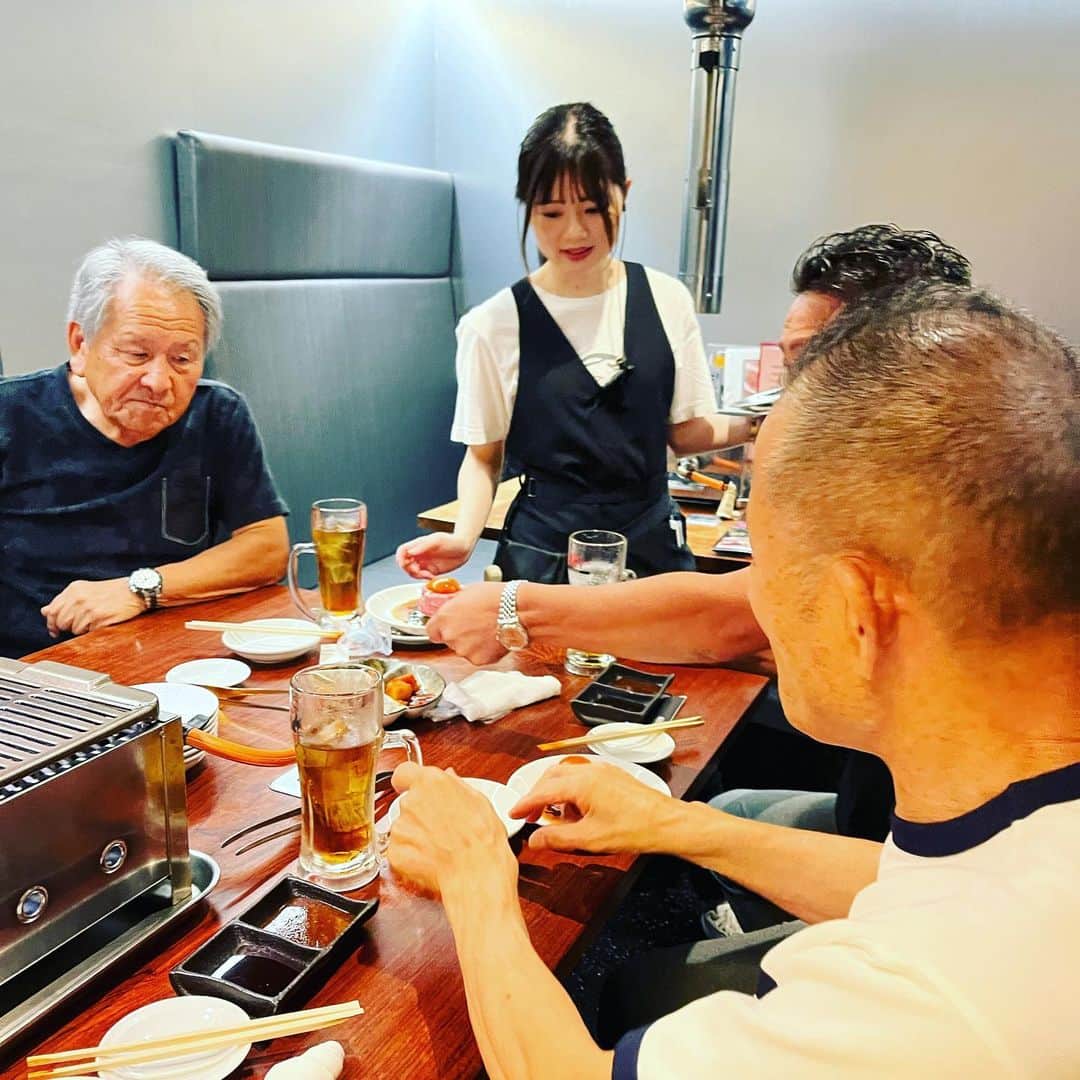 金村義明さんのインスタグラム写真 - (金村義明Instagram)「御大香さん、叔父貴しょうちゃん、妻鹿の兄弟とっしゃん 久しぶりにせいぞろいで焼肉つまみながら、飲み過ぎた 今夜は、叔父貴しょうちゃんに、ご馳走になりました 感謝🙇🙇🙇🙇🙇🙇🙇🙇🙇」10月1日 23時54分 - yoshiaki_kanemura