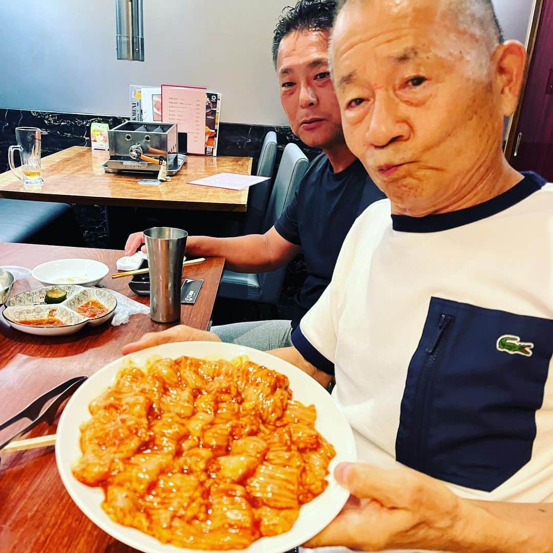 金村義明さんのインスタグラム写真 - (金村義明Instagram)「御大香さん、叔父貴しょうちゃん、妻鹿の兄弟とっしゃん 久しぶりにせいぞろいで焼肉つまみながら、飲み過ぎた 今夜は、叔父貴しょうちゃんに、ご馳走になりました 感謝🙇🙇🙇🙇🙇🙇🙇🙇🙇」10月1日 23時54分 - yoshiaki_kanemura