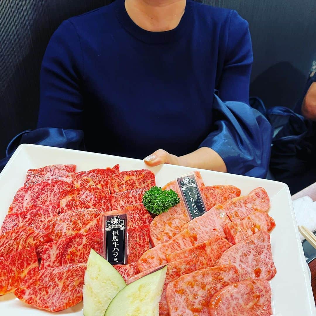 金村義明さんのインスタグラム写真 - (金村義明Instagram)「御大香さん、叔父貴しょうちゃん、妻鹿の兄弟とっしゃん 久しぶりにせいぞろいで焼肉つまみながら、飲み過ぎた 今夜は、叔父貴しょうちゃんに、ご馳走になりました 感謝🙇🙇🙇🙇🙇🙇🙇🙇🙇」10月1日 23時54分 - yoshiaki_kanemura