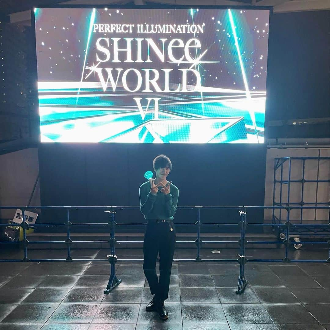 塩澤英真さんのインスタグラム写真 - (塩澤英真Instagram)「SHINee is BACK. 💎 2023.10.01  SHINee WORLD VI - PERFECT ILLUMINATION in SAITAMA, JAPAN Day2🩵  僕はいつかSHINeeのconcertを観たいって思ってました。その夢が今日叶いました!! 本当に幸せな時間をありがとうございます🩵🩵  Super Thank you " N & M " and...all of staff. 🩵 僕の夢を素敵なかたちで今へ、未来へ、繋げてくれる 大切な僕の全てのスタッフの皆さんへ心から感謝します🩵  #SHINee #샤이니 #SHINee_WORLD #SHINee_WORLD_VI #SHINee_HARD #ONEW #온유 #JONGHYUN #종현 #KEY #키 #ミンホ #MINHO #炎のカリスマ #민호 🍑 #태민 #TAEMIN #テミン#PERFECT_ILLUMINATION #퍼펙트_일루미네이션 #MY_SHINee_WORLD #마이_샤이니_월드 #2023_SHINeeisBACK #2008_525 #explorepage」10月1日 23時59分 - hidemasa_shiozawa