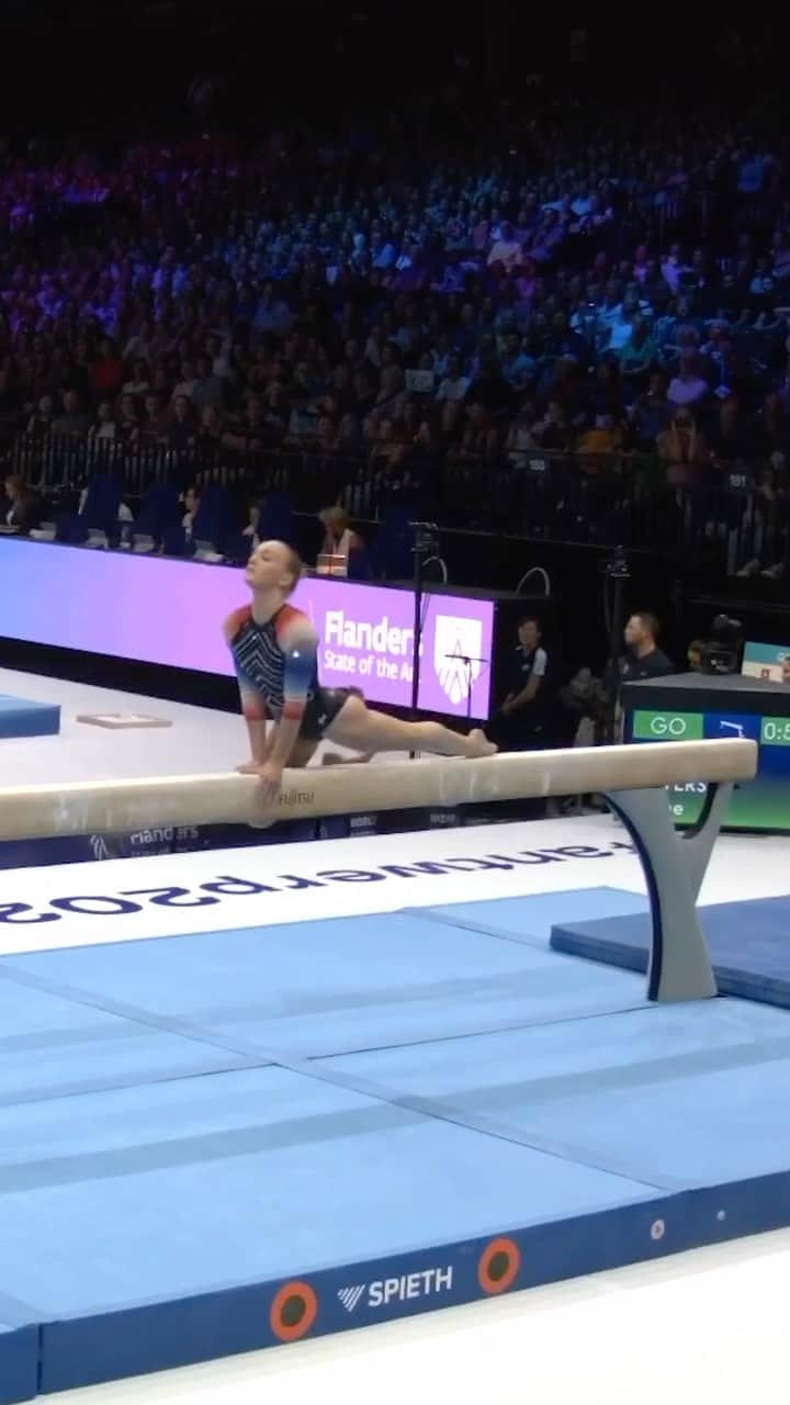 サンネ・ウェバースのインスタグラム：「Sanne Wevers on Balance Beam. Do we need to say anything else? 👑  #ARTWorlds2023」