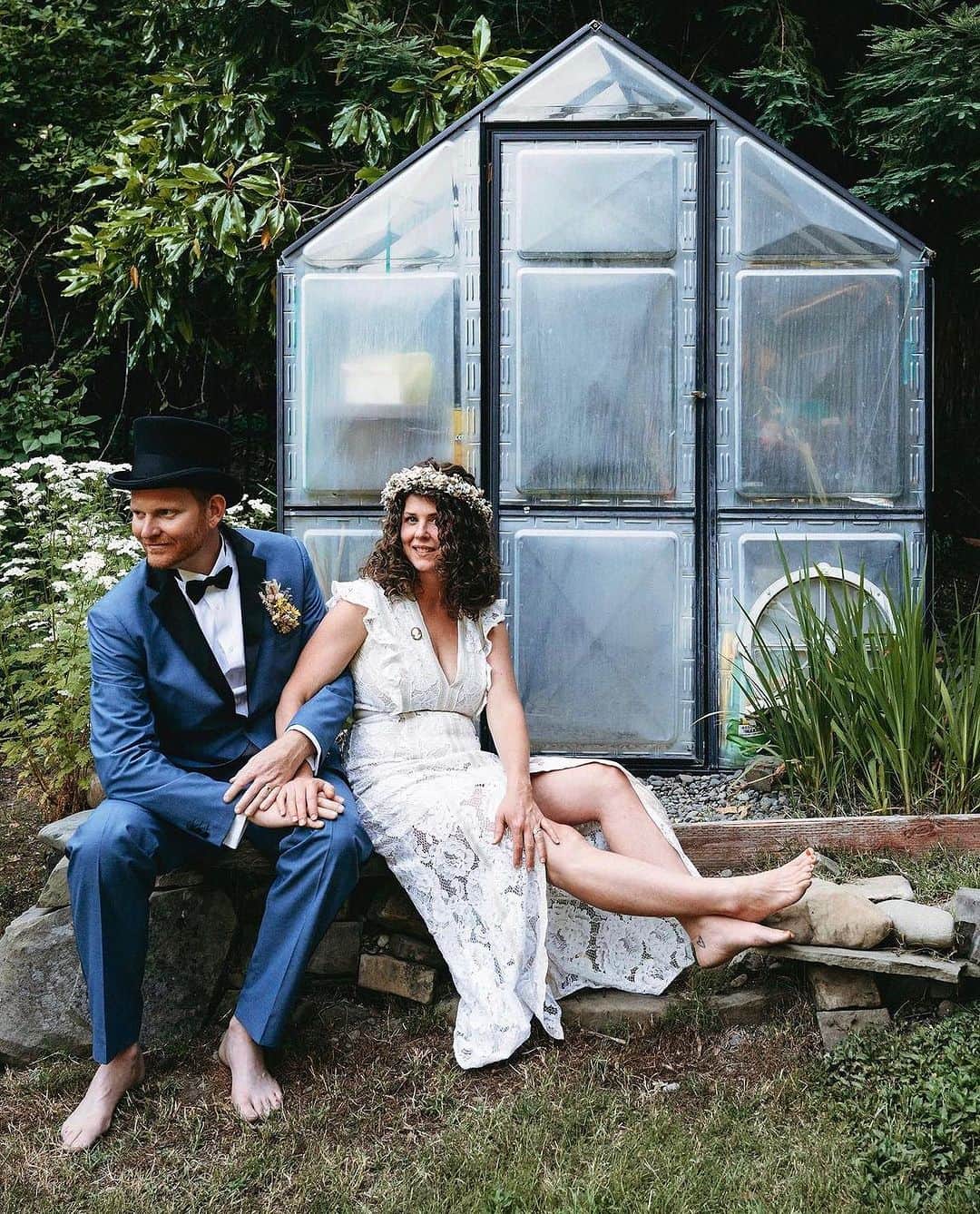 タダシショージのインスタグラム：「A testament to destiny and the transformative power of love. @chelsilmcfadden  #destinationweddings #farmwedding #barefootwedding #brideoftheday」