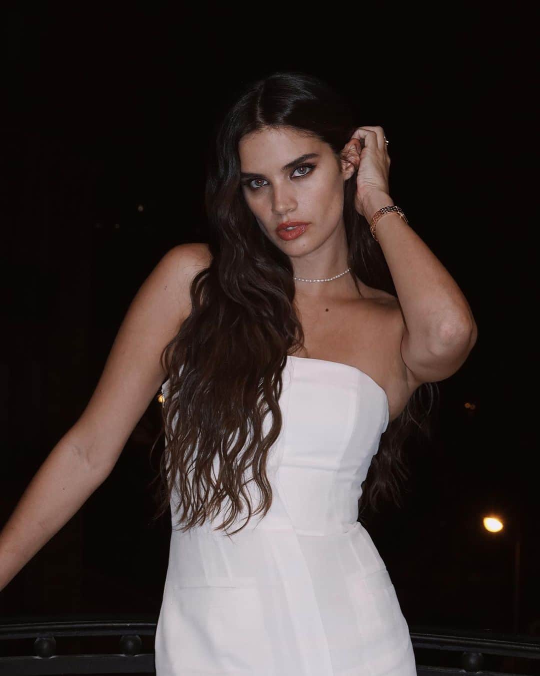 サラ・サンパイオのインスタグラム：「Reminiscing my covid hair! Lovely night with @bof」