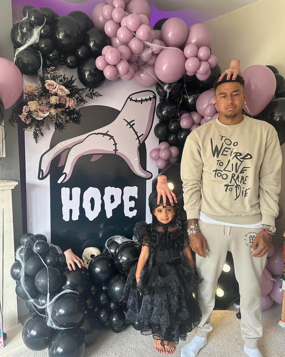のインスタグラム：「Happy 5th birthday my queen 🎊🎉 love you so so much ❤️❤️ the world is yours @hopelingard 🌎」