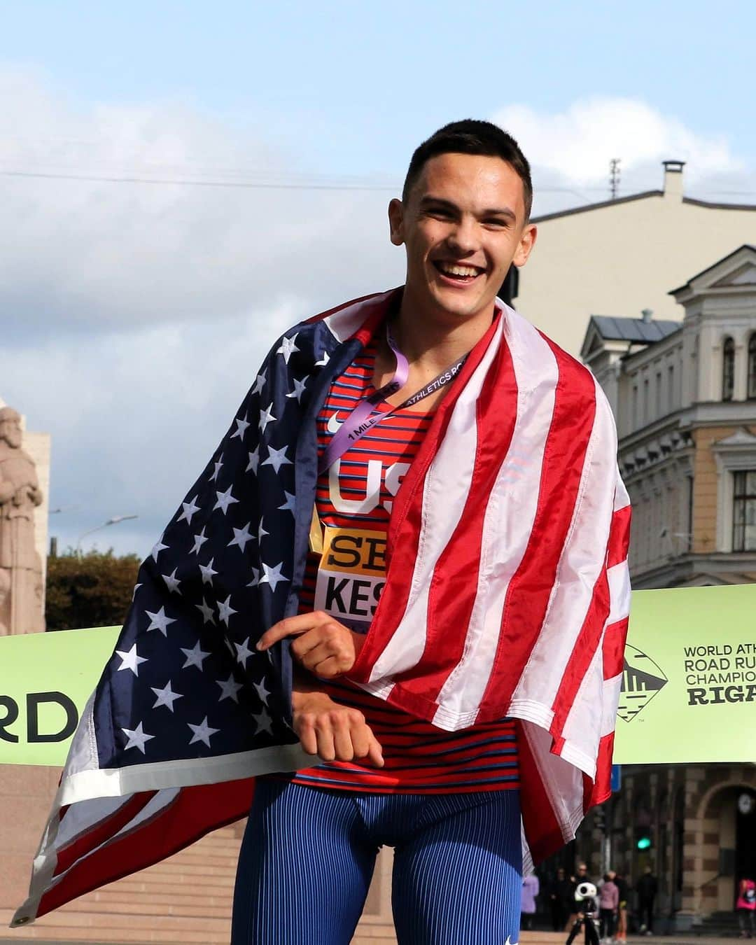 adidas Runningさんのインスタグラム写真 - (adidas RunningInstagram)「WORLD RECORD MILE /// 💥 👑  At just 20 years old, @hobbs_kessler runs an unforgettable road mile time of 3:56.13 in Riga, Latvia.   Steady and strong, he stole a last-minute lead… and ANOTHER #Adizero world record this week. History = made. 🔥😎  👟 Adizero Takumi Sen 9 #ImpossibleIsNothing」10月2日 0時29分 - adidasrunning