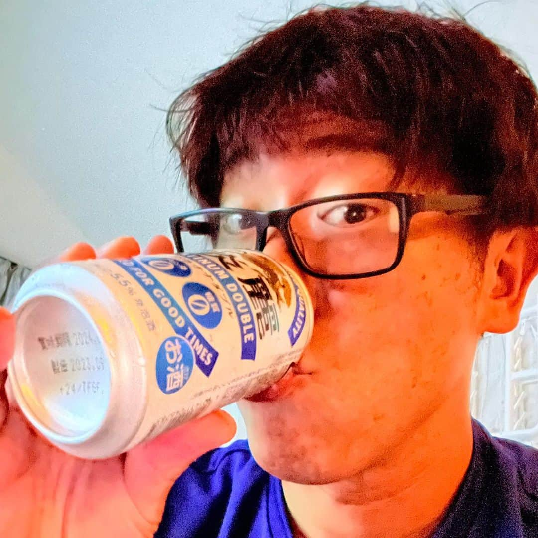 原口あきまさのインスタグラム：「お疲れ。🍻  #働くパパは男だぜ👍」