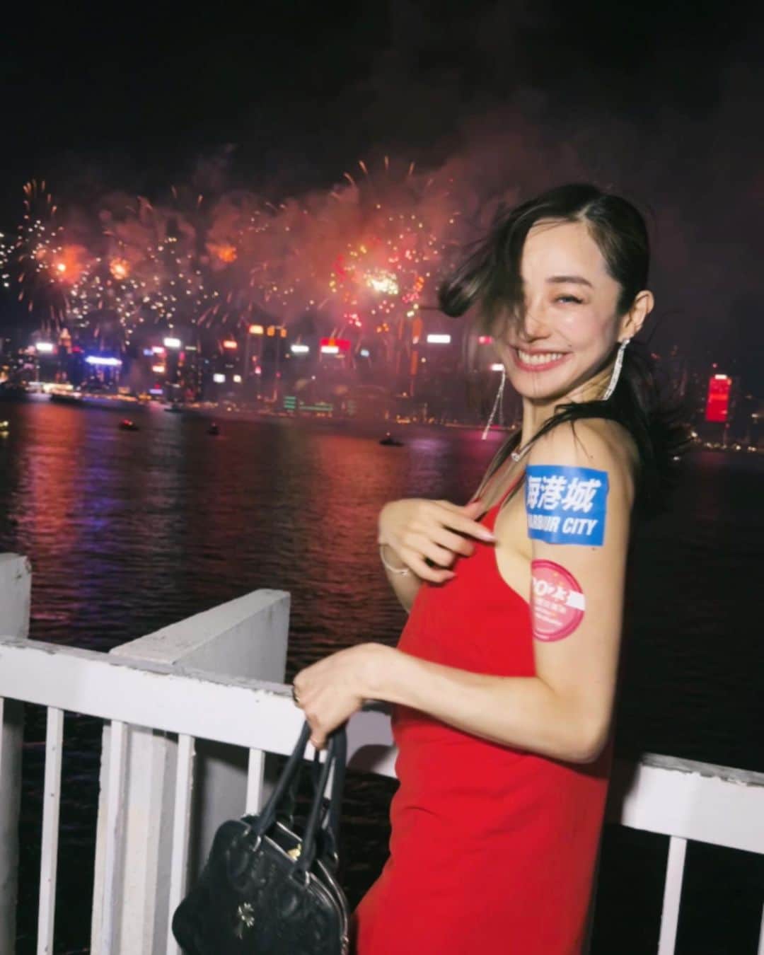 松岡李那さんのインスタグラム写真 - (松岡李那Instagram)「Happy National Day❣️❣️❣️ Fireworks in Hongkong 🎆 Amazing 🤩  #毎日投稿challenge ギリギリセーフ 😳 @linahxoxo 💕 @harbourcity」10月2日 0時32分 - linahxoxo