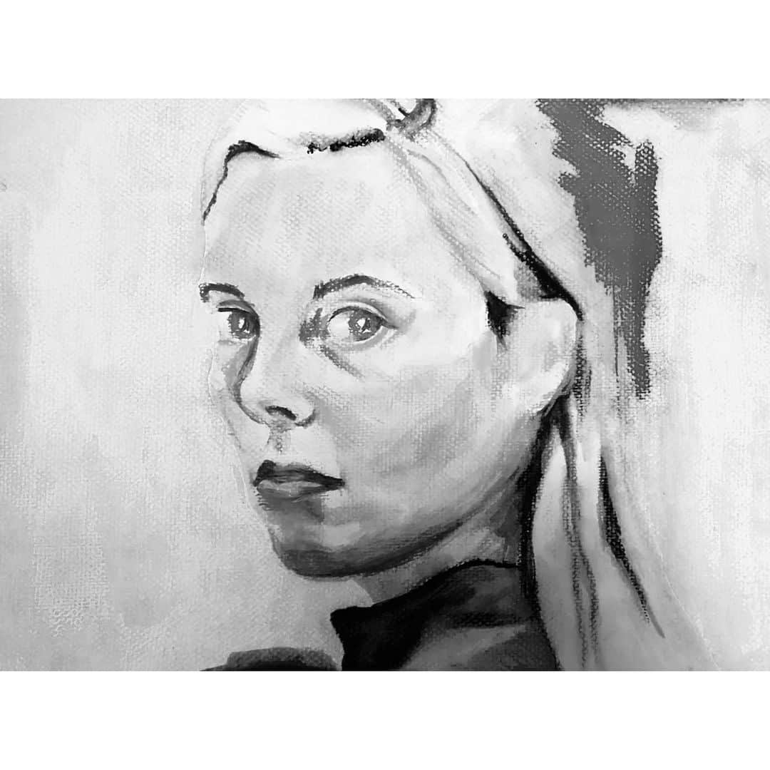 トゥルー・ミューレンのインスタグラム：「Emily, watercolor & pastel」