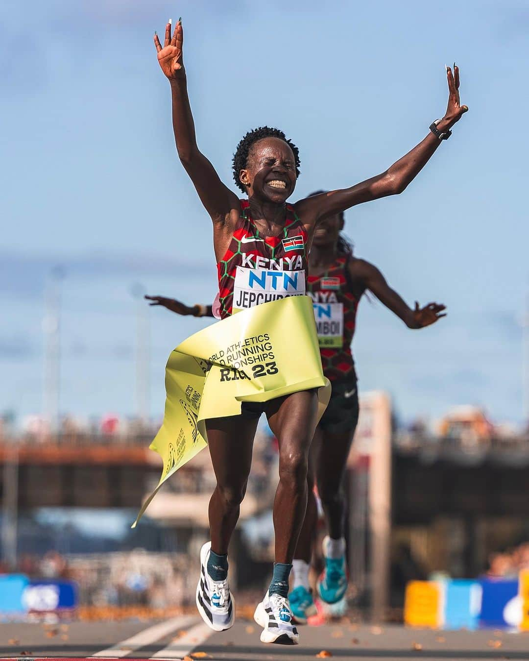 adidas Runningのインスタグラム：「Half marathon ROYALTY in Riga. 🚀👑  @peresjepchirchirngeno took her THIRD world title – in our record-breaking #Adizero Adios Pro Evo 1 shoe.  Then close behind, Sebastian Sawe took it to the line for his fifth win in six races. 🥇🫠  Two world champions. Two unstoppable wins /// 🔥🌍  #ImpossibleIsNothing」