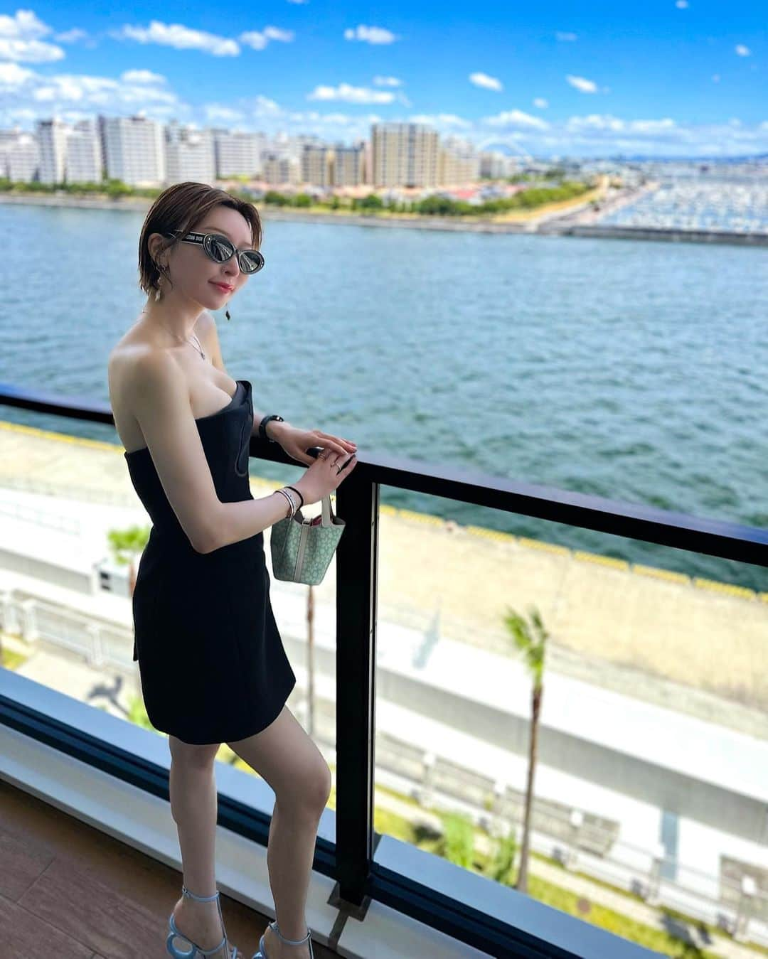 JUNKO（飯田順子）のインスタグラム：「夏の思い出💛 ・ 南国🏝️気分を感じさせてもらいました😊 京都、芦屋、大阪に☺️ ・ 芦屋で美味しい中華屋さんみつけたので 東京にもお店つくって欲しい😋 ・ #芦屋ベイコート倶楽部 #芦屋#ashiya  #関西旅行 #旅行記 #旅行好きな人と繋がりたい #旅行好き #夏の思い出#フェラガモ#ferragamo」