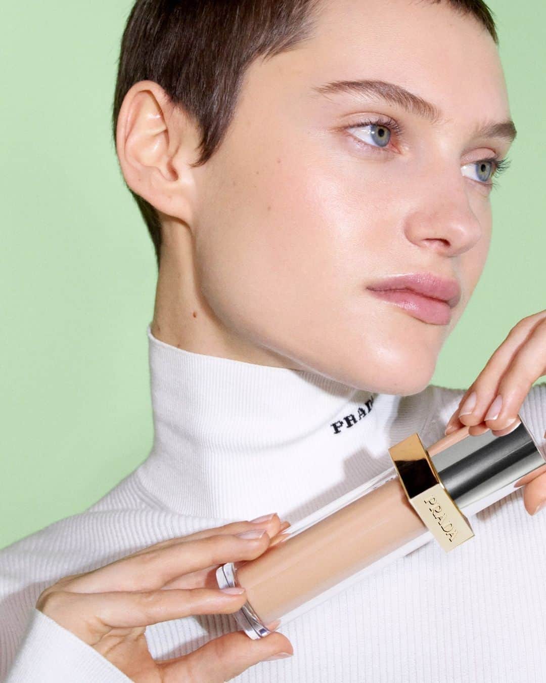 のインスタグラム：「Instantly upon wear, #PradaReveal by @PradaBeauty creates a unified skin expression with a soft matte finish.  Greta wears LN5.   #RethinkingBeauty #PradaMakeup」