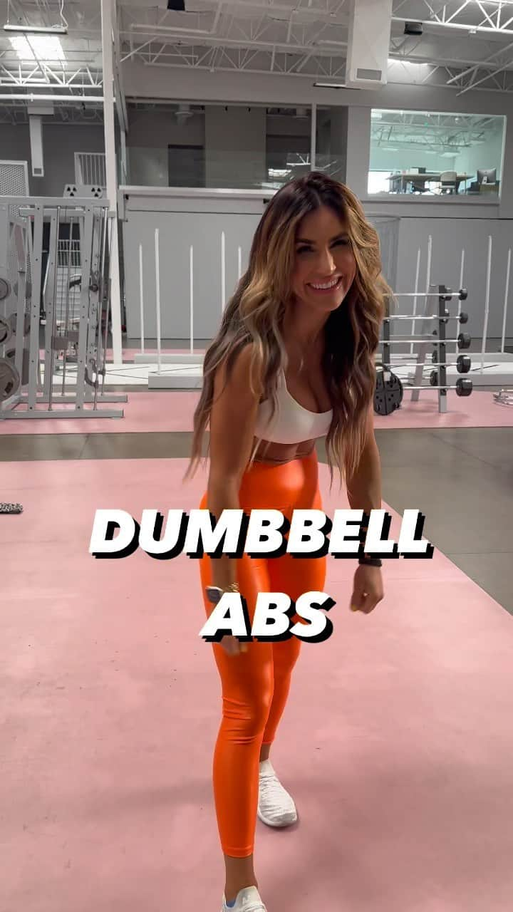 Alexia Clarkのインスタグラム：「The workout is always worth it!!! Who agrees?!   ABS:  1. 10 reps each side  2. 15 reps each side  3. 60 seconds 4 rounds   #abs #core #workout」