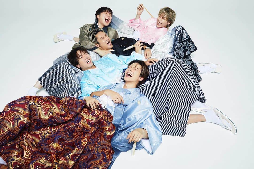 長山一樹さんのインスタグラム写真 - (長山一樹Instagram)「コムドット5周年おめでとうございます㊗️  大切な周年記念の節目にお声がけただきありがとうございました🙇🏻‍♂️  納品したてほやほやのコムドットらしい七五三ビジュアル✨  @com.youtuber  @com.yamato  @com.yuta  @com.hyuga  @com.amugiri  @com.yuma   Hairmake @continue_toshiyasuoki」10月2日 1時28分 - kazuki_nagayama