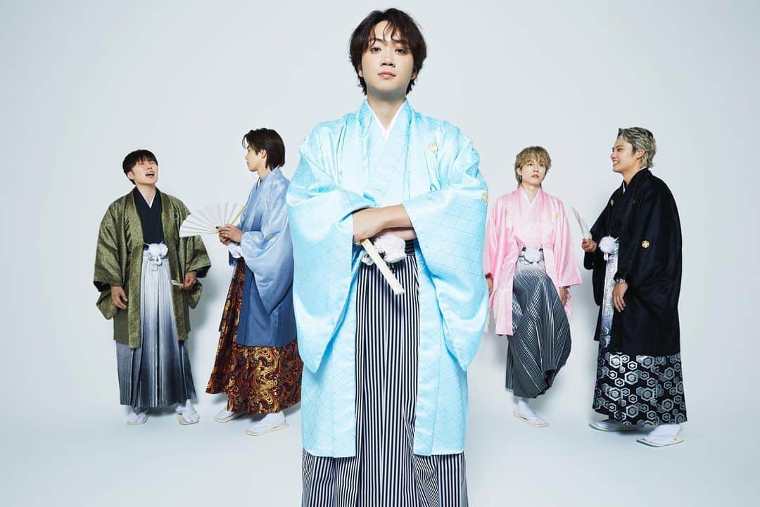 長山一樹さんのインスタグラム写真 - (長山一樹Instagram)「コムドット5周年おめでとうございます㊗️  大切な周年記念の節目にお声がけただきありがとうございました🙇🏻‍♂️  納品したてほやほやのコムドットらしい七五三ビジュアル✨  @com.youtuber  @com.yamato  @com.yuta  @com.hyuga  @com.amugiri  @com.yuma   Hairmake @continue_toshiyasuoki」10月2日 1時28分 - kazuki_nagayama
