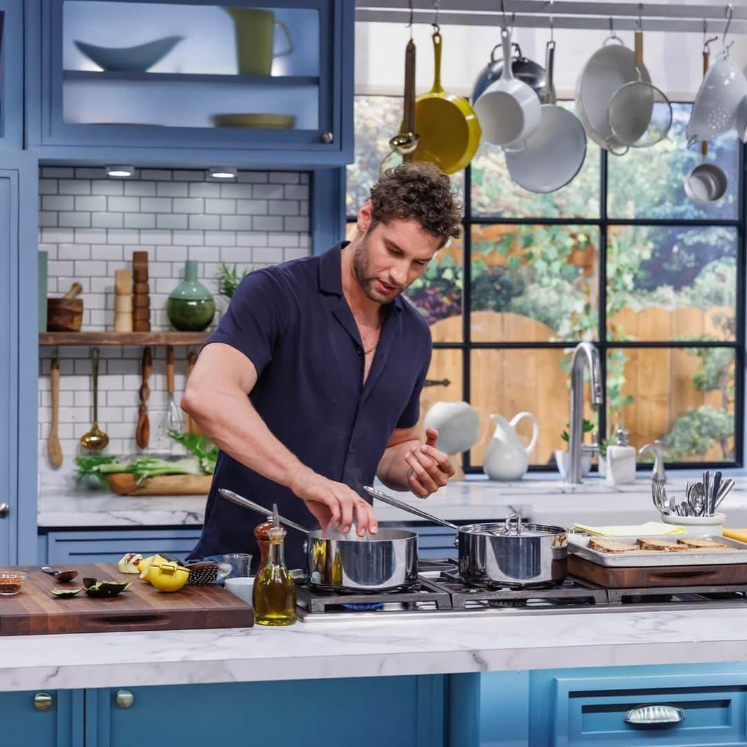 フランコ・ノリエガさんのインスタグラム写真 - (フランコ・ノリエガInstagram)「It’s always so fun @foodnetworkkitchen Check out how I make a picture perfect poached egg 🍳 @foodnetwork」10月2日 1時30分 - franconorhal