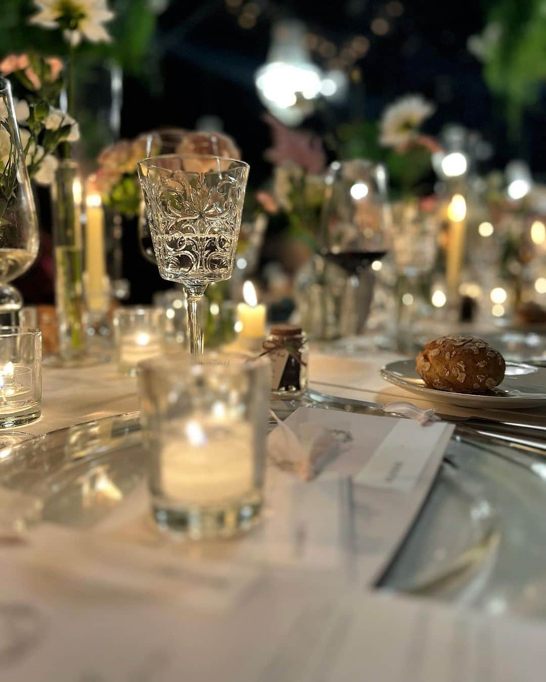美波さんのインスタグラム写真 - (美波Instagram)「スイスとペルシャ式の結婚式。Swiss and Persian weddings.」10月2日 1時48分 - minamimanim